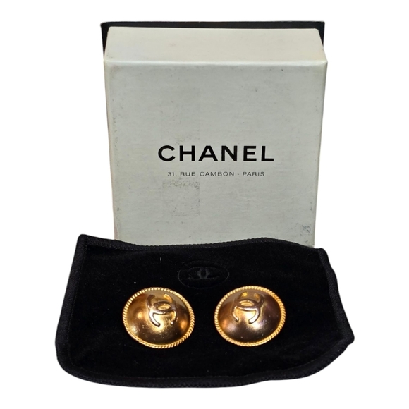 Chanel 24K Gold Plated Round Dome CC Vintage Clip Earrings - Picture 1 of 7